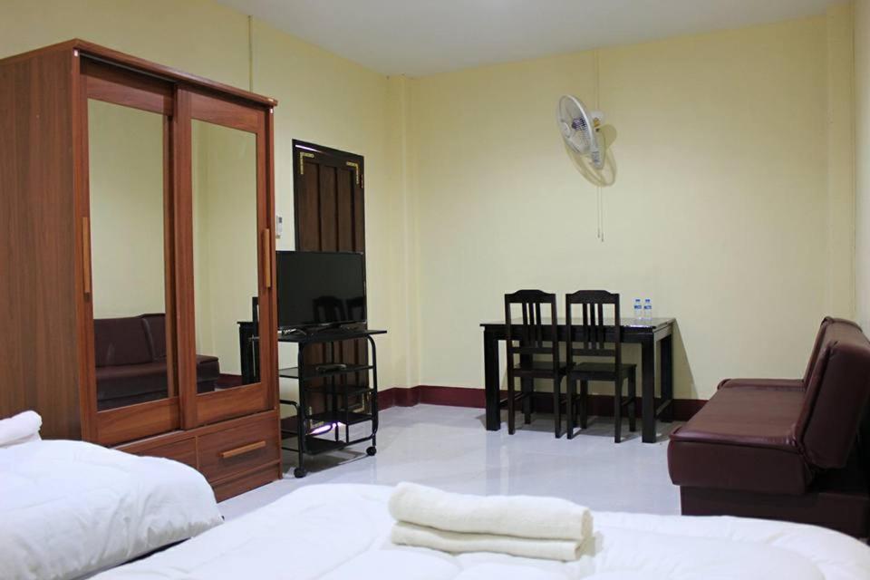 Apartment Thidathip Вьентьян Экстерьер фото